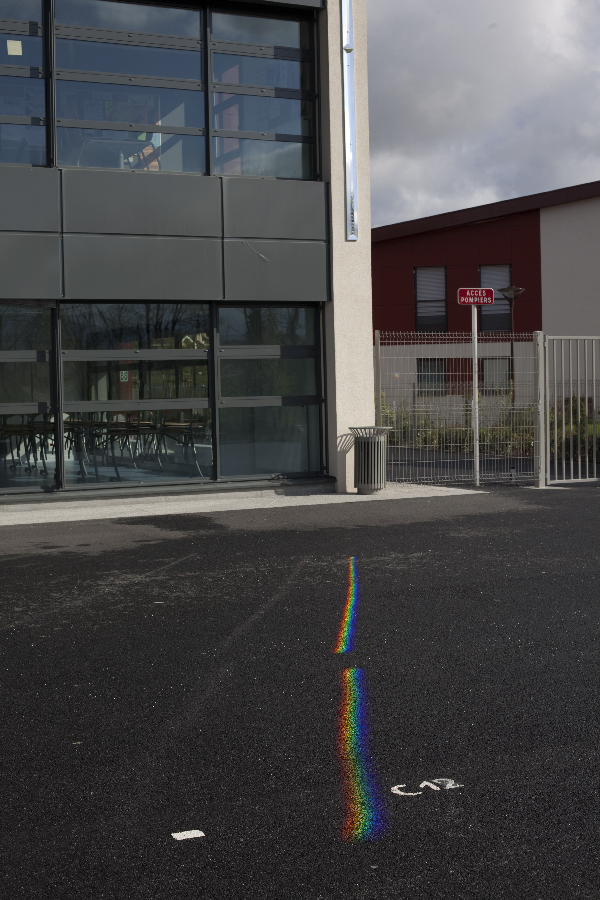 Façade Sud, Projection du spectre dans la cour